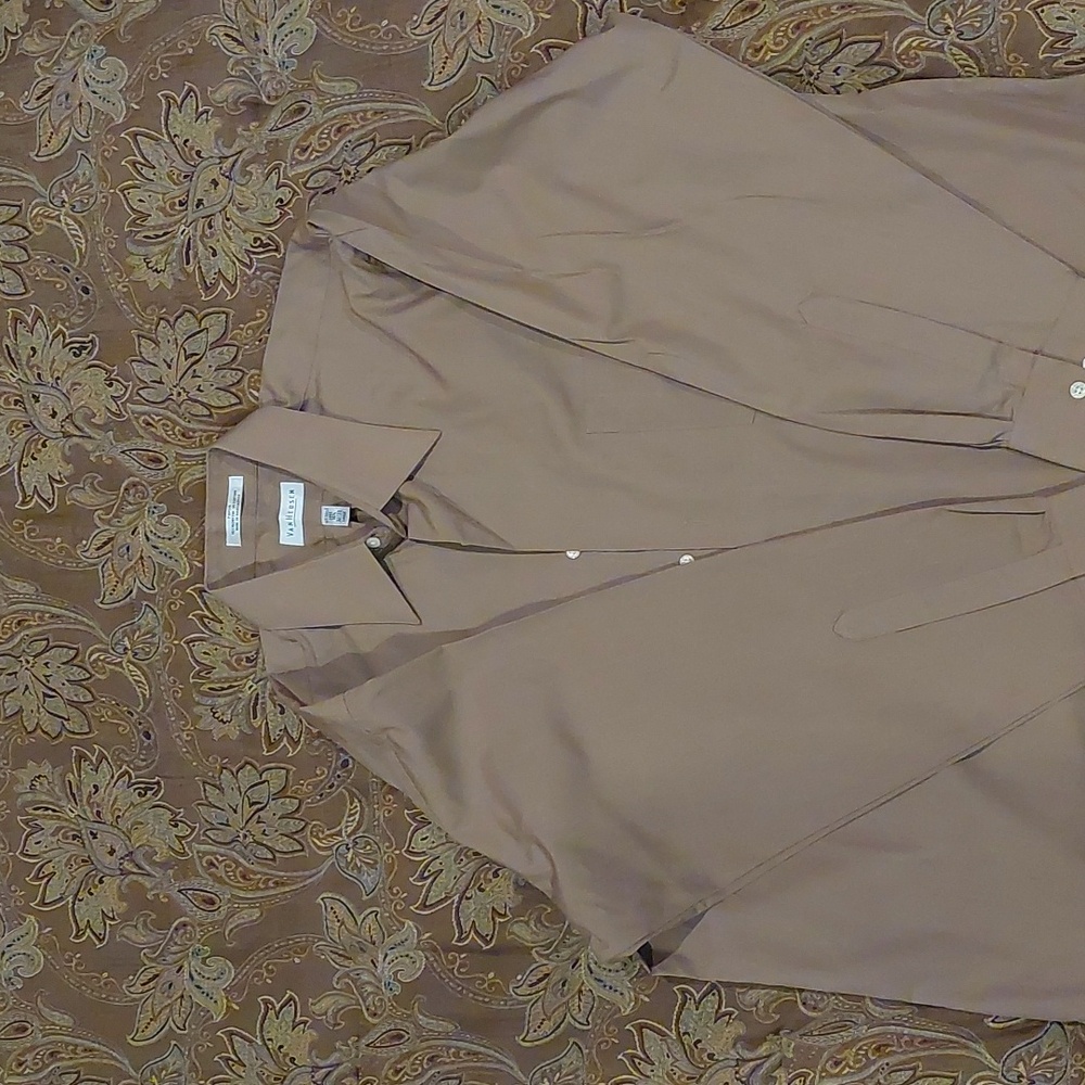 Van Heusen poplin wrinkle free dress shirt